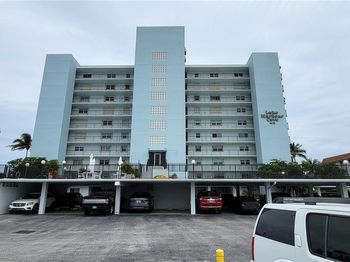 3040 Lake Shore Dr PH2