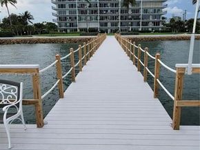 3040 Lake Shore Dr PH2, Riviera Beach FL 33404