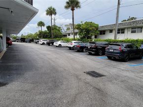 3040 Lake Shore Dr PH2, Riviera Beach FL 33404