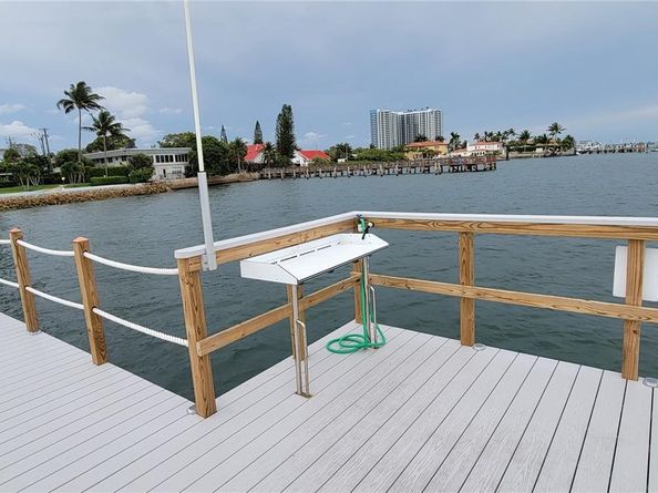3040 Lake Shore Dr PH2, Riviera Beach FL 33404