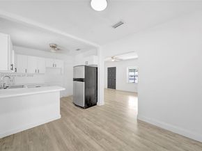 919 NW 76th St, Miami FL 33150
