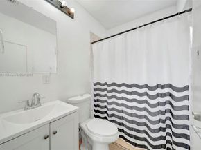 919 NW 76th St, Miami FL 33150