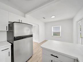 919 NW 76th St, Miami FL 33150