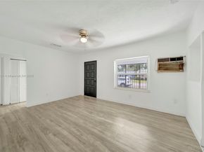 919 NW 76th St, Miami FL 33150