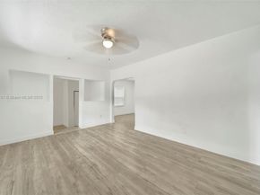 919 NW 76th St, Miami FL 33150