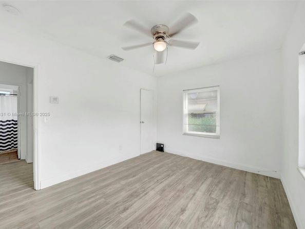 919 NW 76th St, Miami FL 33150