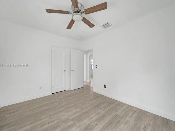 919 NW 76th St, Miami FL 33150