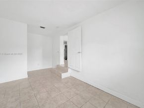 919 NW 76th St, Miami FL 33150