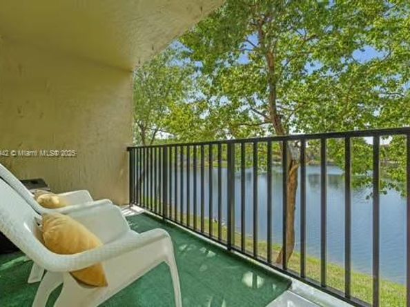 15430 SW 82nd Ln 625, Miami FL 33193