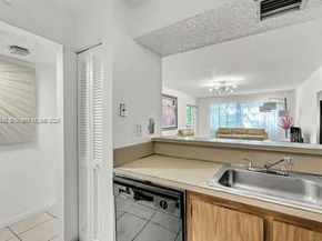 15430 SW 82nd Ln 625, Miami FL 33193