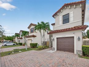 3756 NE 1st St, Homestead FL 33033