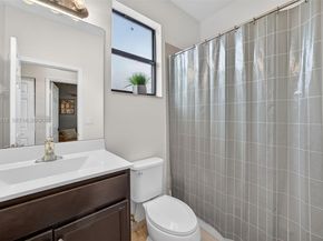 3756 NE 1st St, Homestead FL 33033