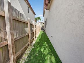 3756 NE 1st St, Homestead FL 33033