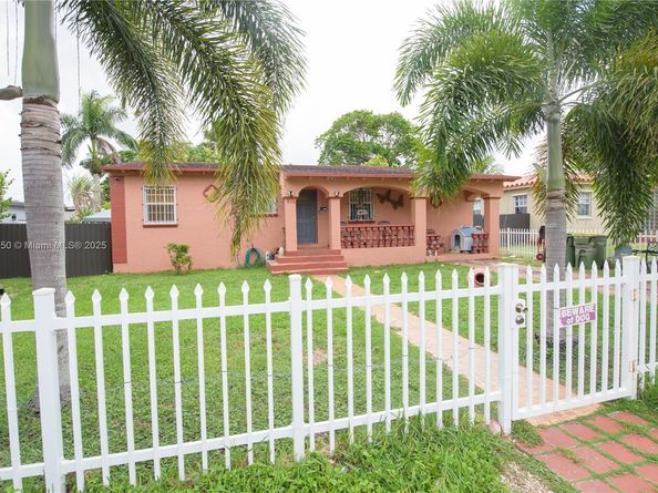 916 NW 3rd Ave, Homestead FL 33030