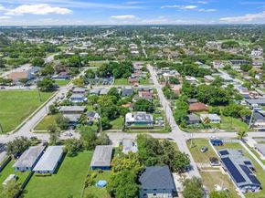 2106 NW 70th St, Miami FL 33147