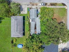 2106 NW 70th St, Miami FL 33147