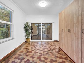 1524 Biarritz Dr, Miami Beach FL 33141