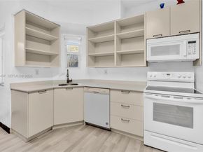 1524 Biarritz Dr, Miami Beach FL 33141