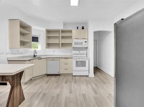 1524 Biarritz Dr, Miami Beach FL 33141