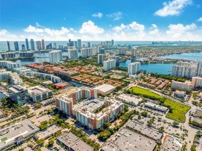 2775 NE 187th St 309, Aventura FL 33180