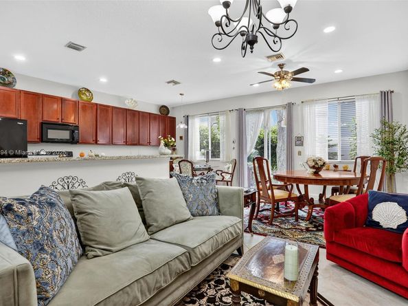 728 SE 2nd St, Pompano Beach FL 33060