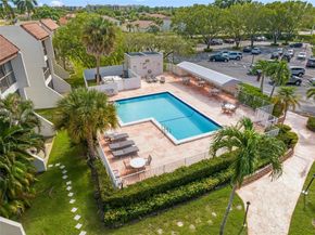 301 Racquet Club Rd 103, Weston FL 33326