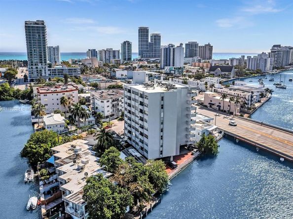 7118 Bonita Dr 405, Miami Beach FL 33141