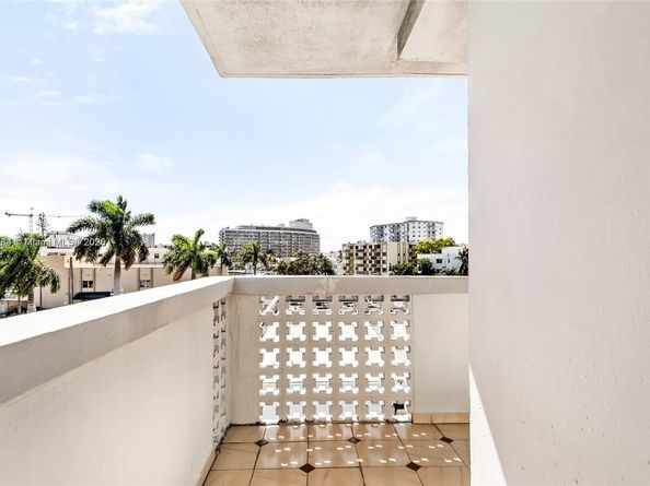 7118 Bonita Dr 405, Miami Beach FL 33141