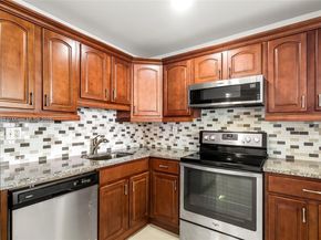 7118 Bonita Dr 405, Miami Beach FL 33141