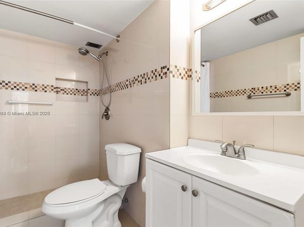 7118 Bonita Dr 405, Miami Beach FL 33141