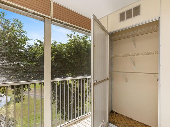 13250 SW 4th Ct 401G, Pembroke Pines FL 33027