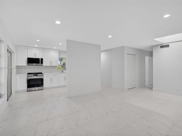 8840 Rheims Rd, Boca Raton FL 33496