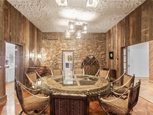 2010 NE 120th Rd, North Miami FL 33181