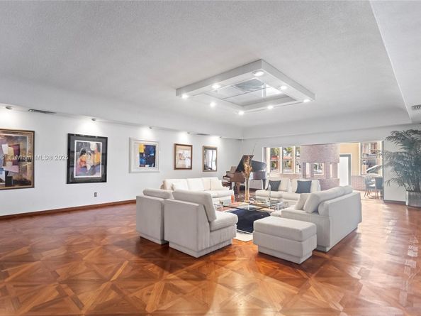 2010 NE 120th Rd, North Miami FL 33181