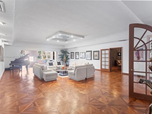 2010 NE 120th Rd, North Miami FL 33181