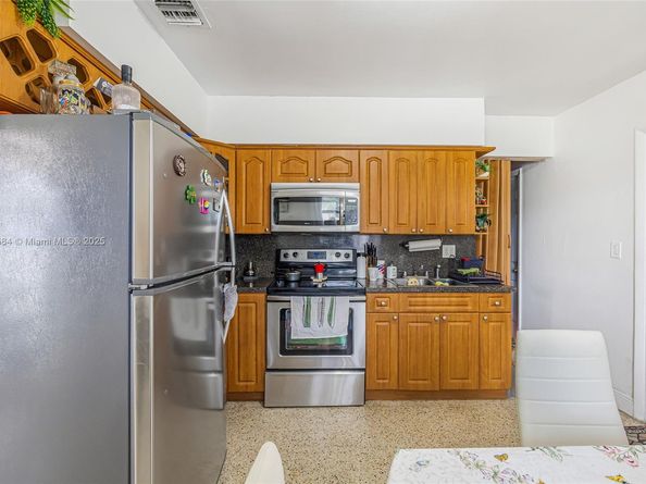3347 SW 24th St, Miami FL 33145