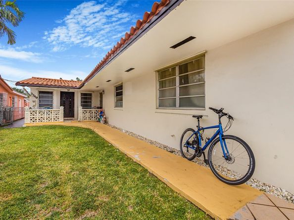 3347 SW 24th St, Miami FL 33145