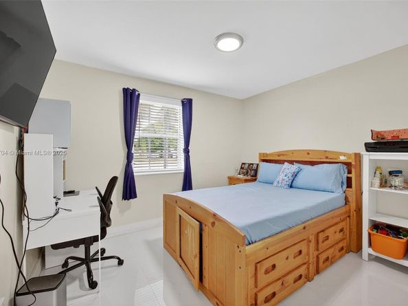 11930 SW 199th St, Miami FL 33177