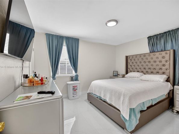 11930 SW 199th St, Miami FL 33177