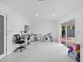 11930 SW 199th St, Miami FL 33177