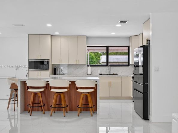 11930 SW 199th St, Miami FL 33177