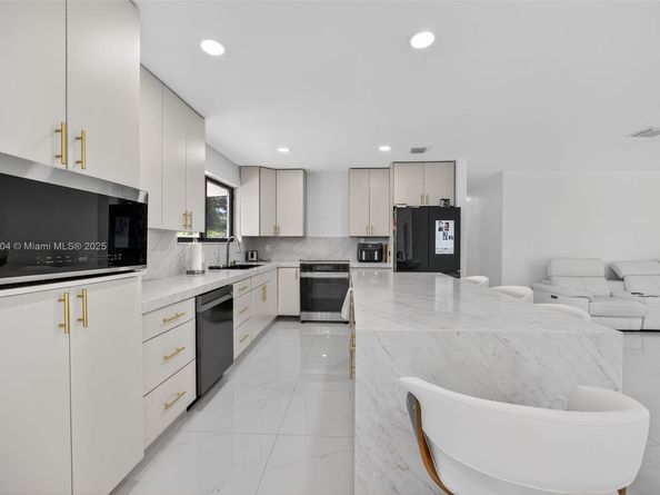 11930 SW 199th St, Miami FL 33177