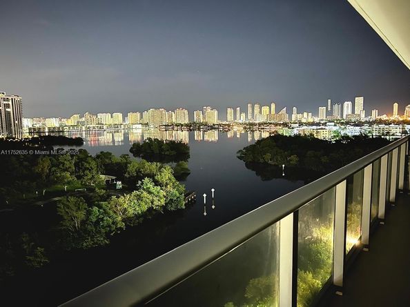 16385 Biscayne Blvd 1002, North Miami Beach FL 33160