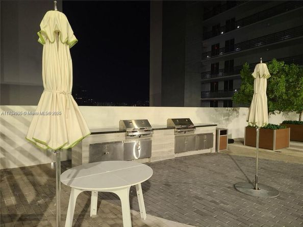 16385 Biscayne Blvd 1002, North Miami Beach FL 33160