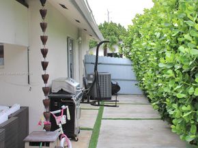 11830 SW 208th Ter, Miami FL 33177