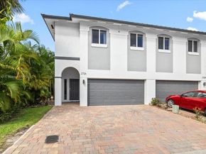 2726 Treasure Cove Cir, Dania Beach FL 33312