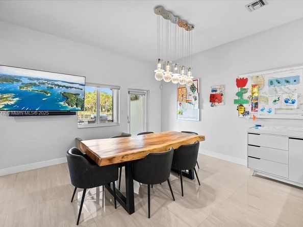 2726 Treasure Cove Cir, Dania Beach FL 33312