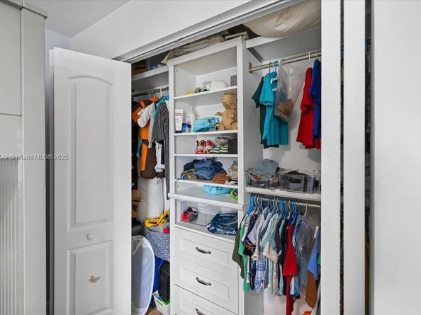 2726 Treasure Cove Cir, Dania Beach FL 33312