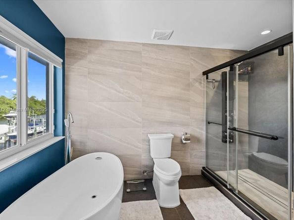 2726 Treasure Cove Cir, Dania Beach FL 33312