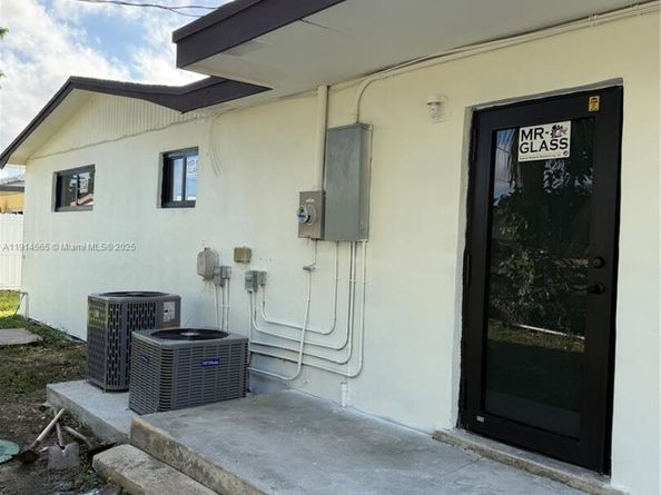 11615 SW 142nd Ter, Miami FL 33176